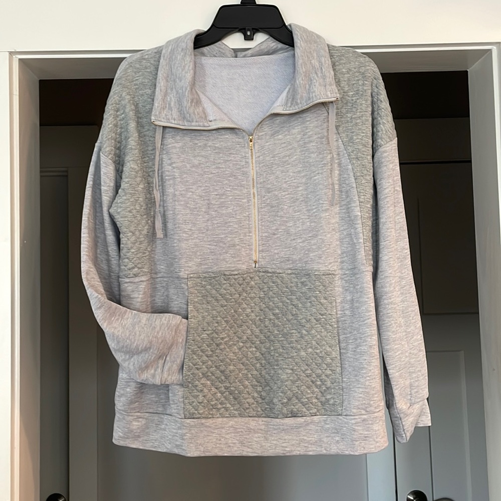 NWOT Grey Quilted Pullover